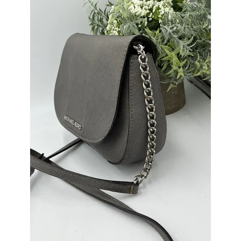 Michael Kors Small Bedford Gray‎ Crossbody Silver Tone Chain Strap and Hardware - Picture 5 of 11